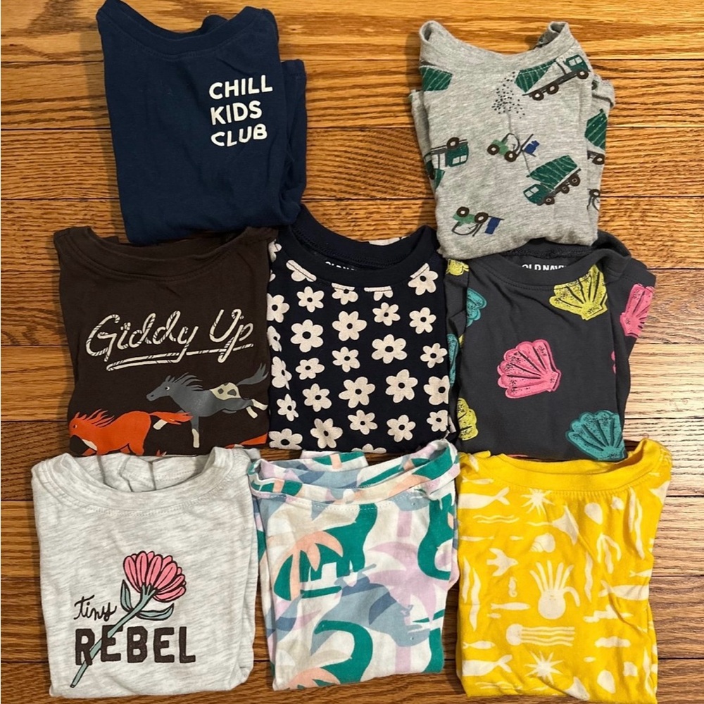 Lot of 8 Old Navy Graphic T-Shirts Toddler Girls/Unisex 2T